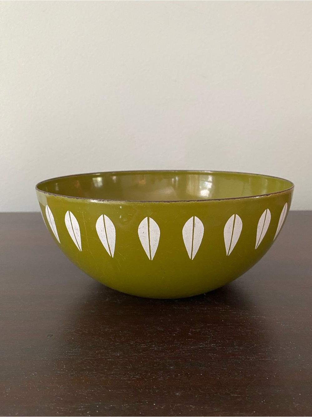 Vintage MCM Cathrineholm Lotus Avocado Green Enamel Bowl 8in